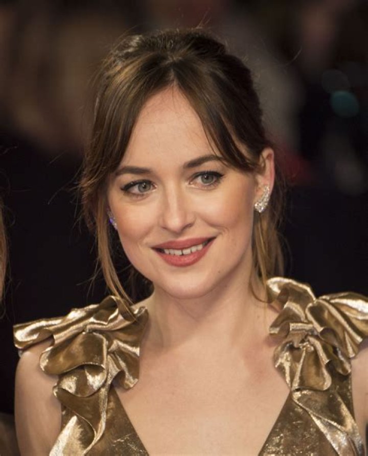 Exploring the Charm of Actresses with Gaps in Their Teeth