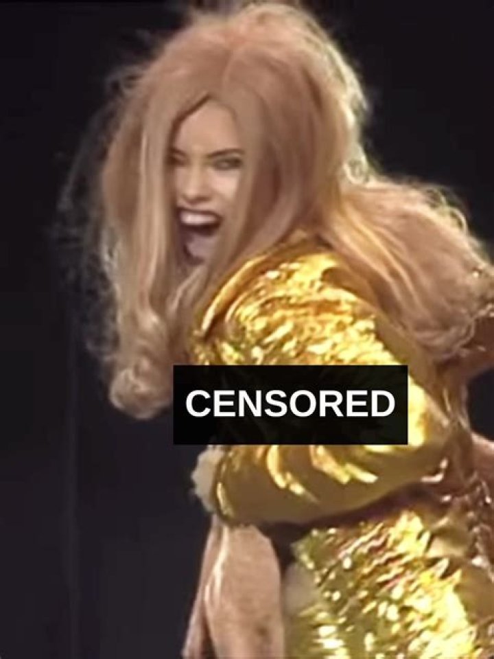 Adriana Lima's Iconic Yellow Top Moment: A Fashionable Faux Pas