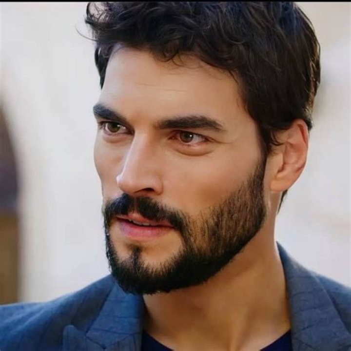 Akin Akinozu: The Rising Star in Turkish Cinema