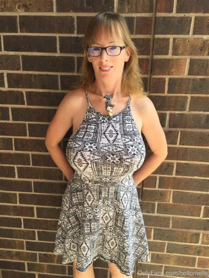 Unraveling the Life of Boltonwife: A Journey Through Love and Fame