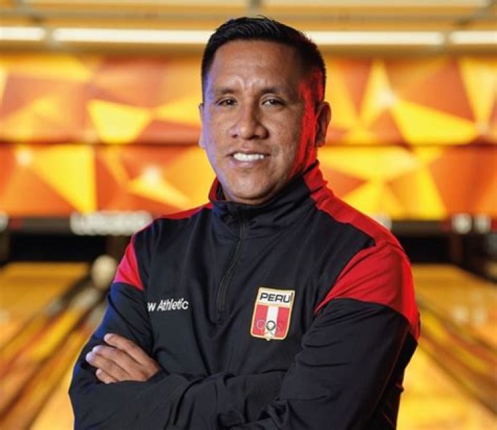Best Bowling Alleys in Peru - Top Spots for Strikes & Spares