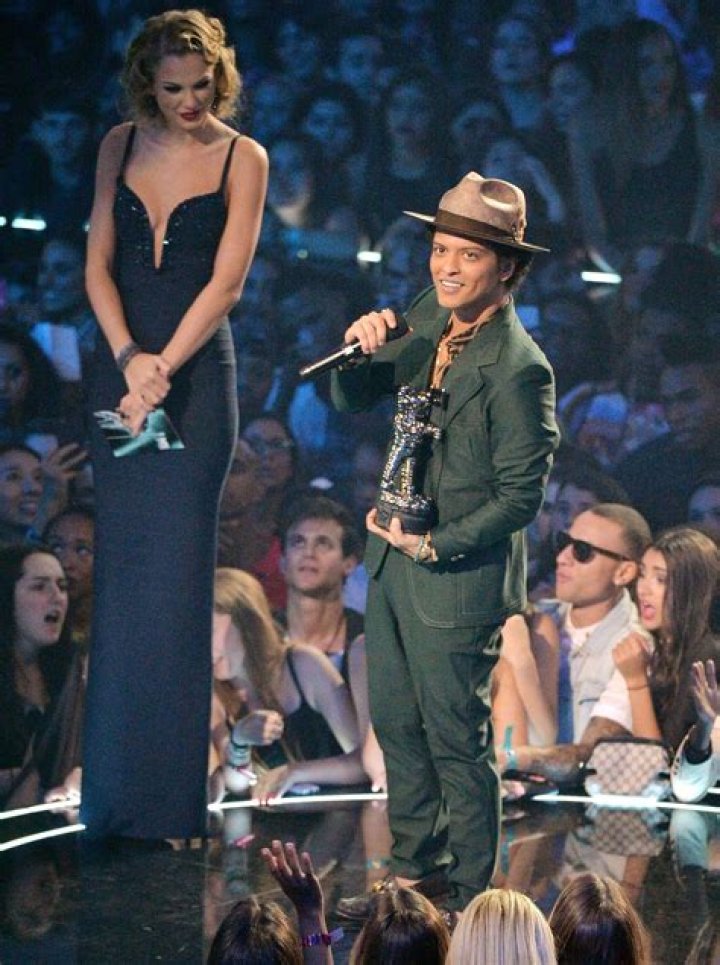Unraveling the Mystery of Bruno Mars Height