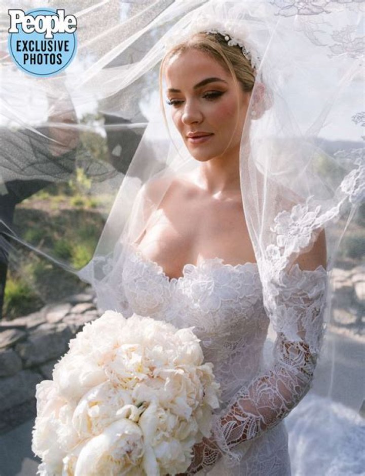 Unveiling the Life and Impact of Chloe de Serigny