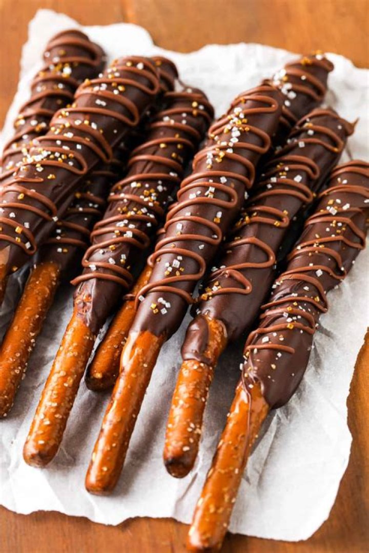 Deliciously Sweet and Salty Treats: Chocolate Dipped Pretzel Rods