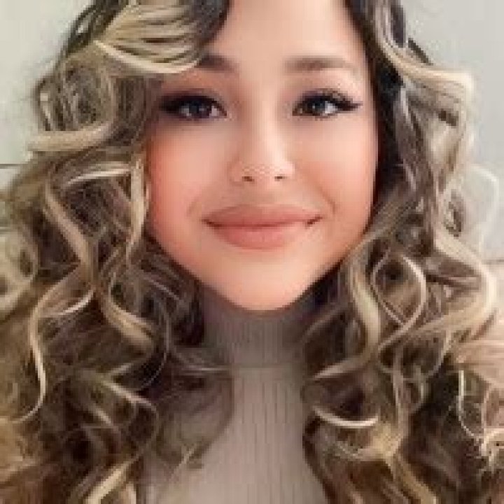 Corinna Gonzalez: Top Influencer & Expert