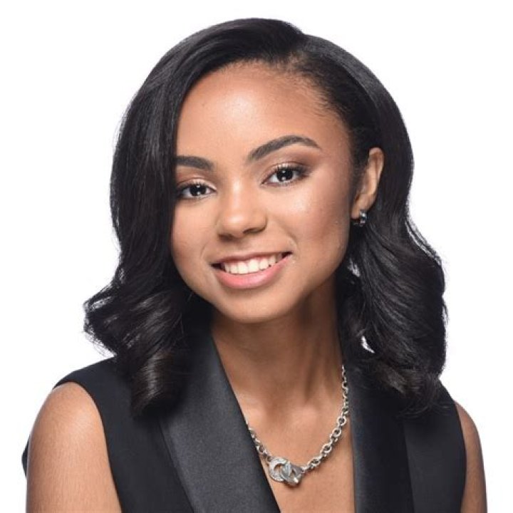 Courtney Seymour: Actress, Model, & More!