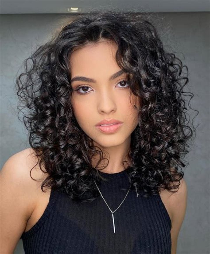 Curly Hair Styles: Embrace Your Curls with Confidence