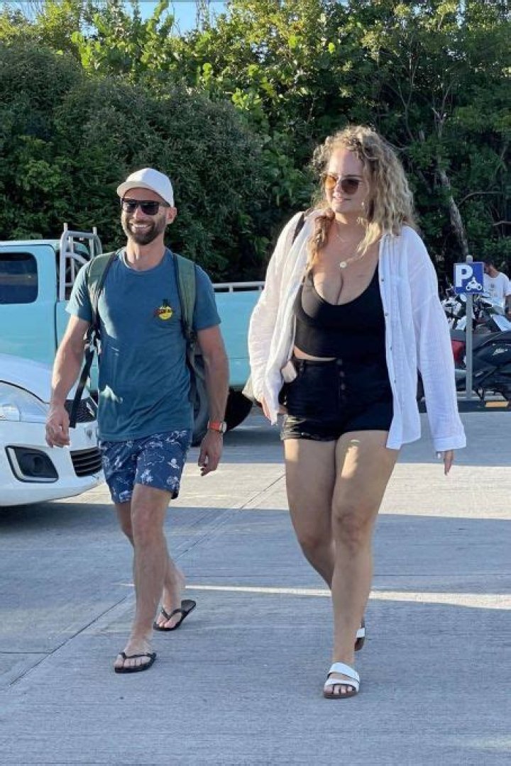 Exploring the Relationship of Danielle Macdonald: Who is Her Boyfriend?