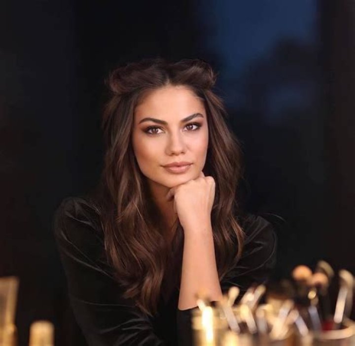Demet Özdemir: The Rising Star of Turkish Entertainment