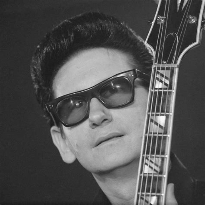 The Fascinating Truth: Did Roy Orbison Hide His Hair Loss with a Wig?