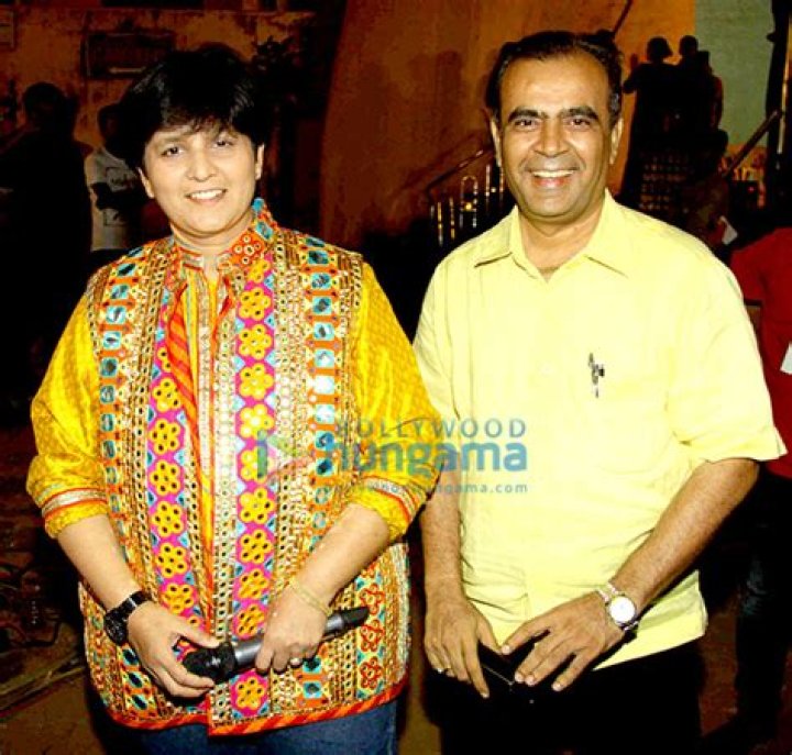 Discovering the Life and Love of Falguni Pathak: A Look at Her Husband's Photo