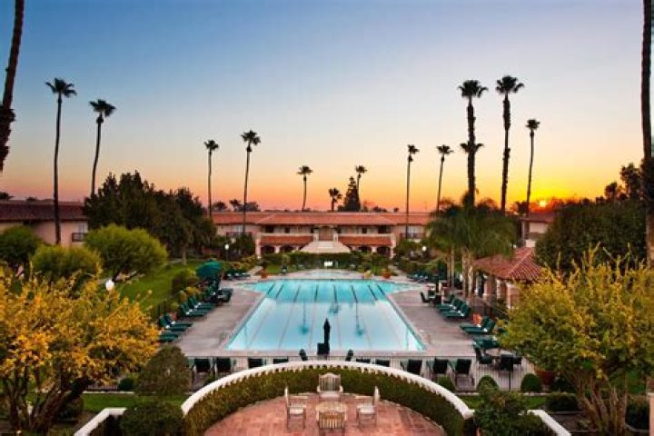 Discovering the Charm of Harris Ranch Inn