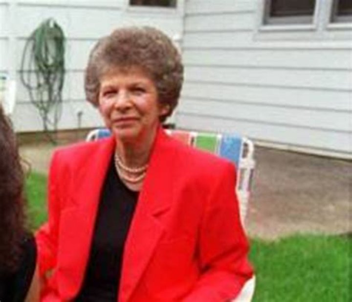 Remembering the Life of Howard Stern's Mother: A Tribute After Her Passing