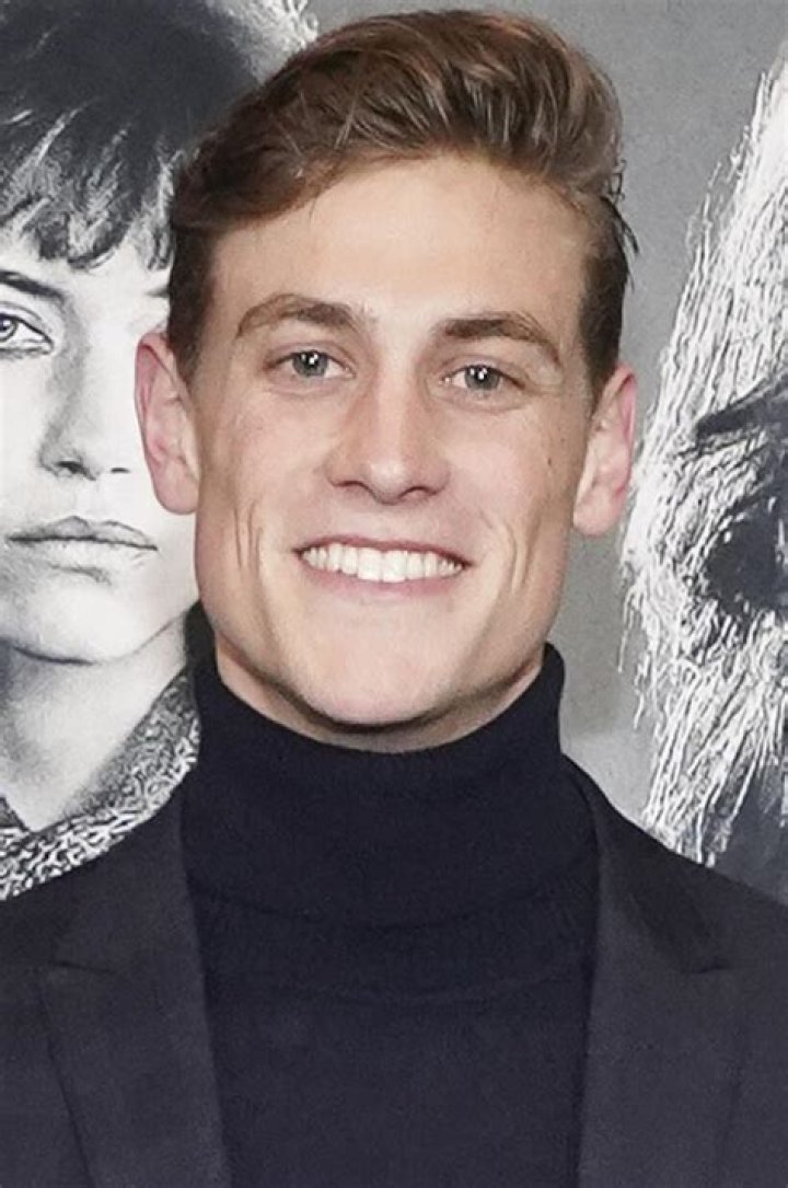 Unlocking the Mystery: Is Simon Mead Married?