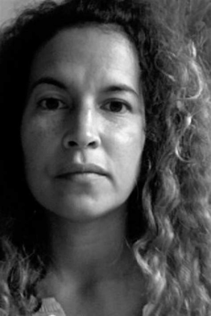 Isabelle de Caires: A Rising Star in the World of Art and Culture