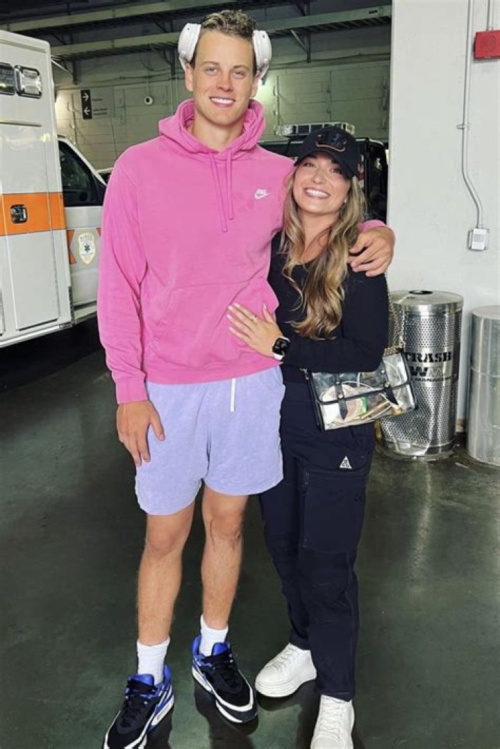 Unraveling the Life of Joe Burrow's Girlfriend: A Deep Dive