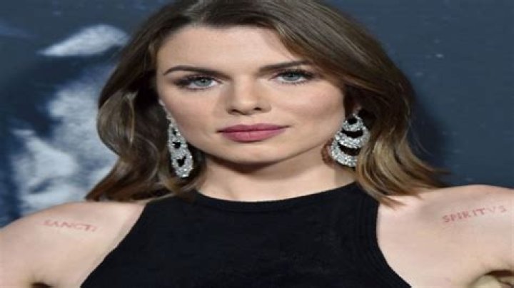 Julia Fox Net Worth: A Deep Dive into the Wealth of the Rising Star