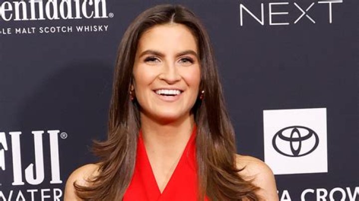 Kaitlan Collins in a Bikini: Exploring Style and Confidence