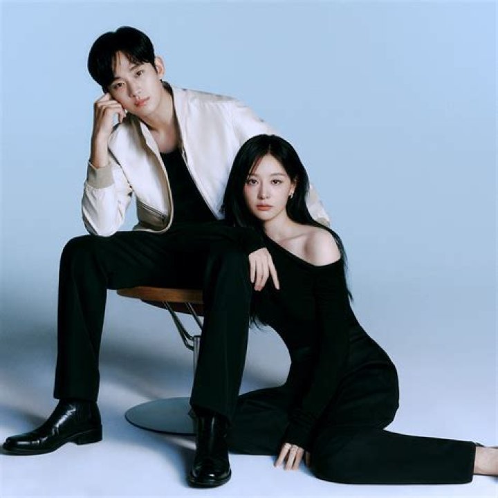 Unraveling the Kim Ji Won and Kim Soo Hyun Relationship: A Tale of Two Stars