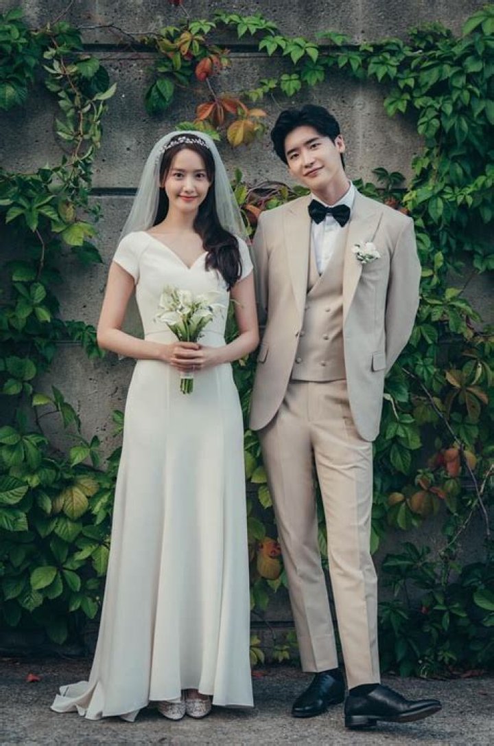 Unveiling Lee Jong-suk's Wife: All You Need to Know