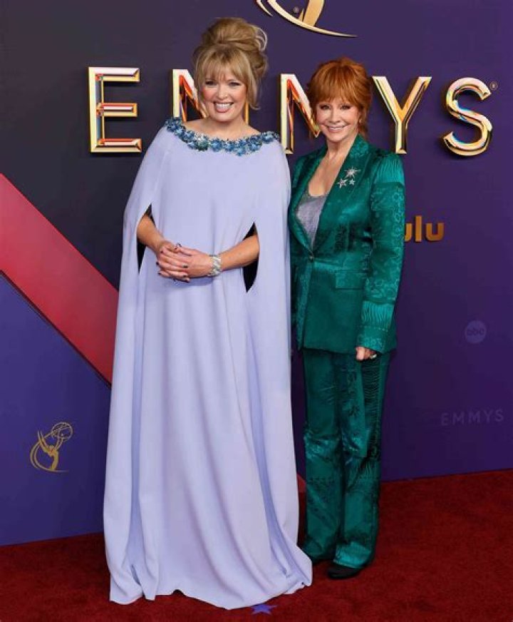 Exploring Melissa Peterman's Pregnancy During Reba Season 3