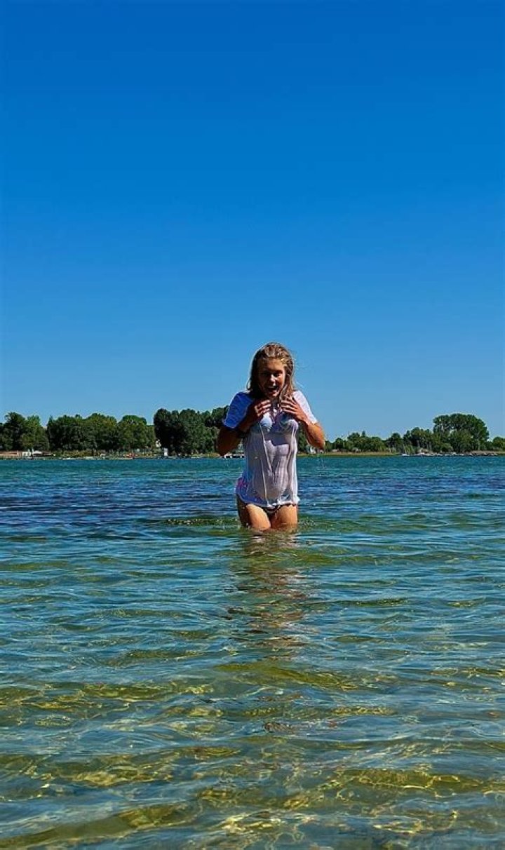 Unveiling the Allure of Monalita: A Dive into Fansly and Her Nude Content