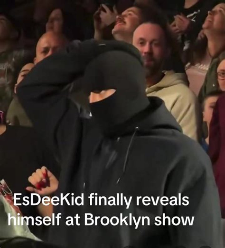 The Embrace of Love: Exploring Mother's Warmth 3