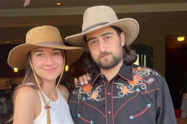 Noah Kahan Girlfriend: Exploring the Life of the Rising Star