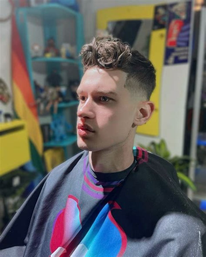 Petro Barber: Top-Rated Cuts & Styles!