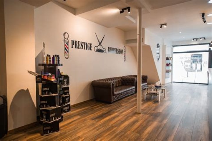 Top-Tier Prestige Barbershop: Exquisite Cuts & Style