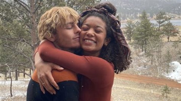 Exploring the Dynamic Duo: Ross Lynch and Jaz Sinclair