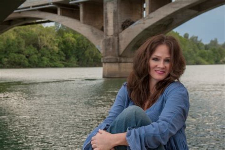 Exploring the Life of Sarah Simpson Sturgill: A Unique Journey