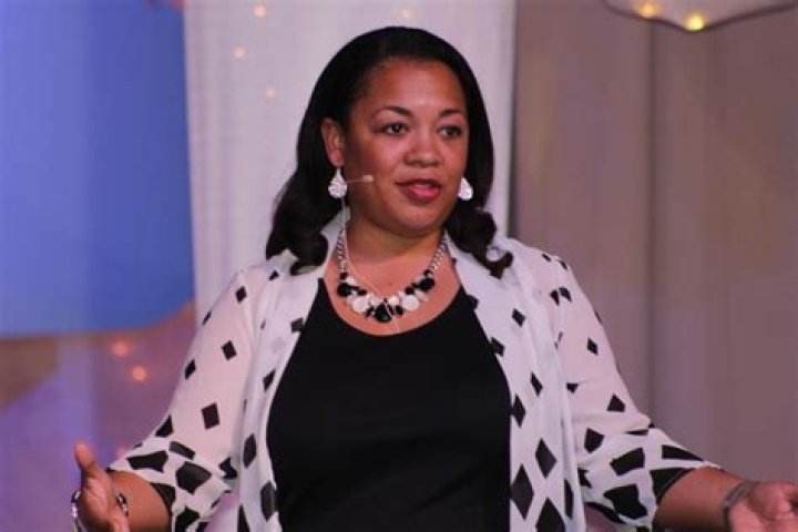 The Story of Saundra Smith: A Pioneer in Tech