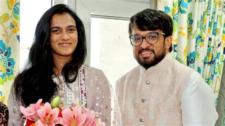 Sindhu Vee and Danish Husband: A Comprehensive Look into Their Love Story