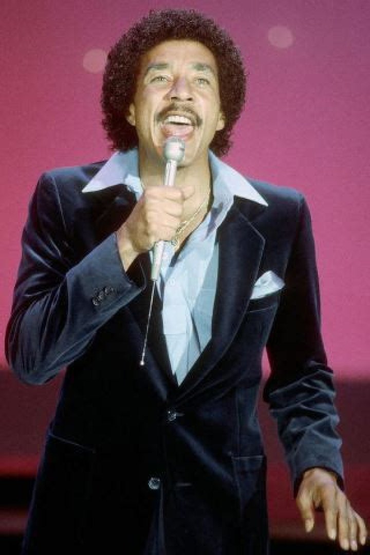 Smoky Robinson Height: The Iconic Voice and His Remarkable Journey