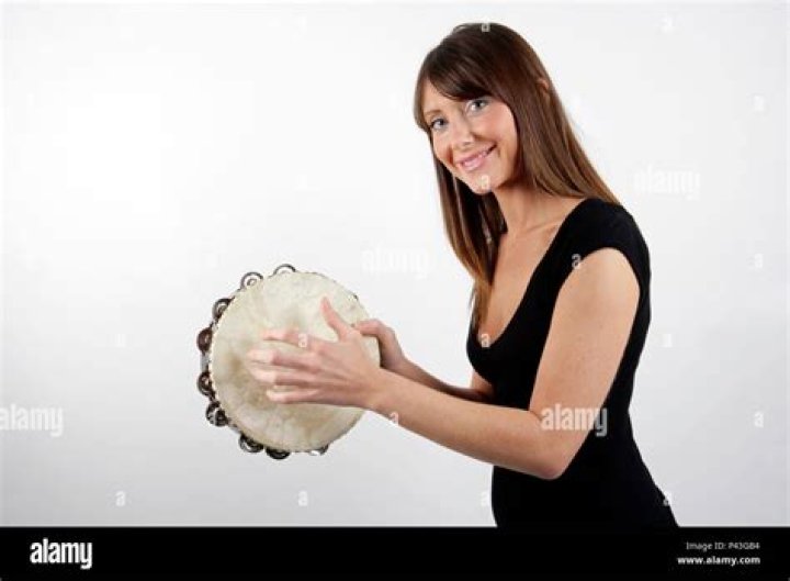 Amazing Tambourine Players: Find the Best!