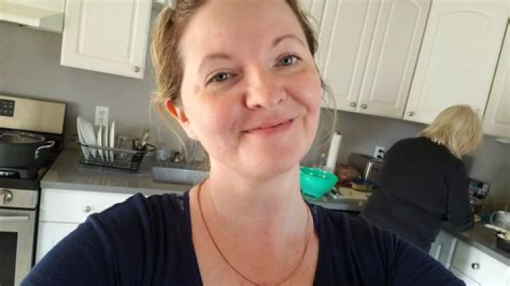 Tia Hernlen: The Rising Star of Contemporary Art