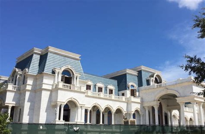 Exploring the Magnificence of Versailles Mansion: A Journey Through History and Architecture