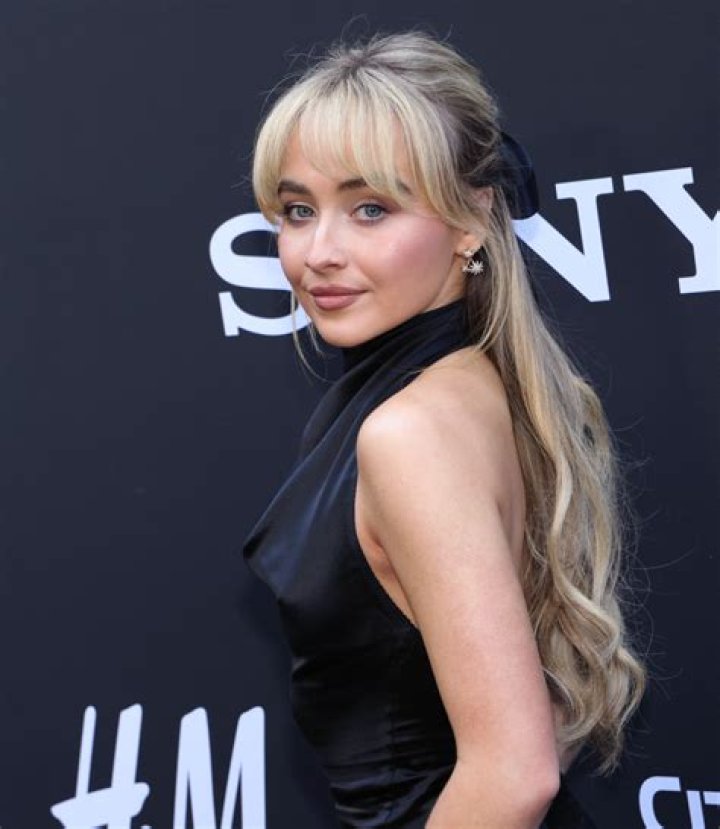 When Did Sabrina Carpenter Get Bangs? A Comprehensive Look at Her Iconic Hairstyle Change