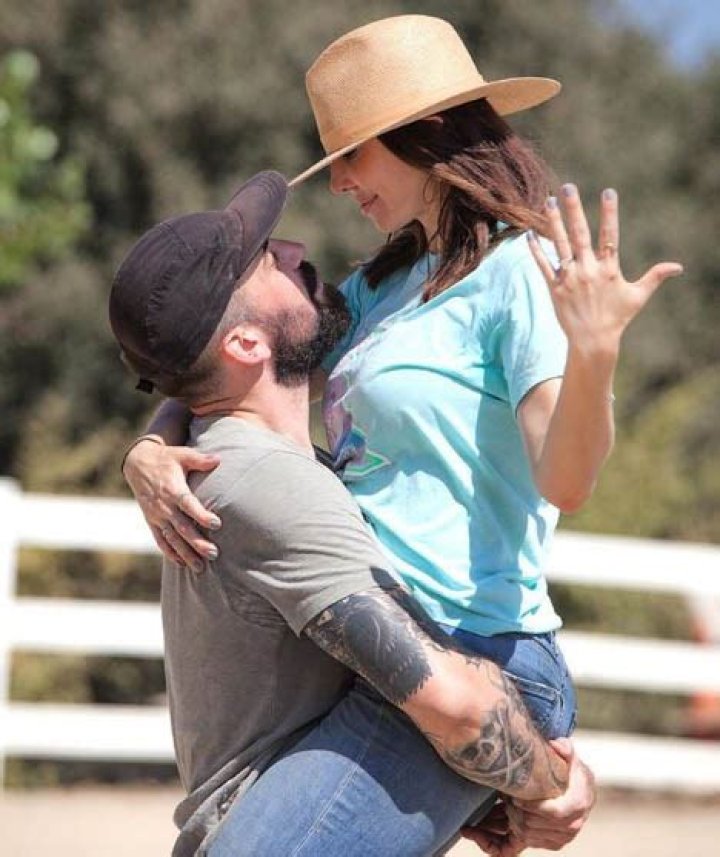 Unraveling the Love Life of Whitney Cummings: Who is Her Boyfriend?